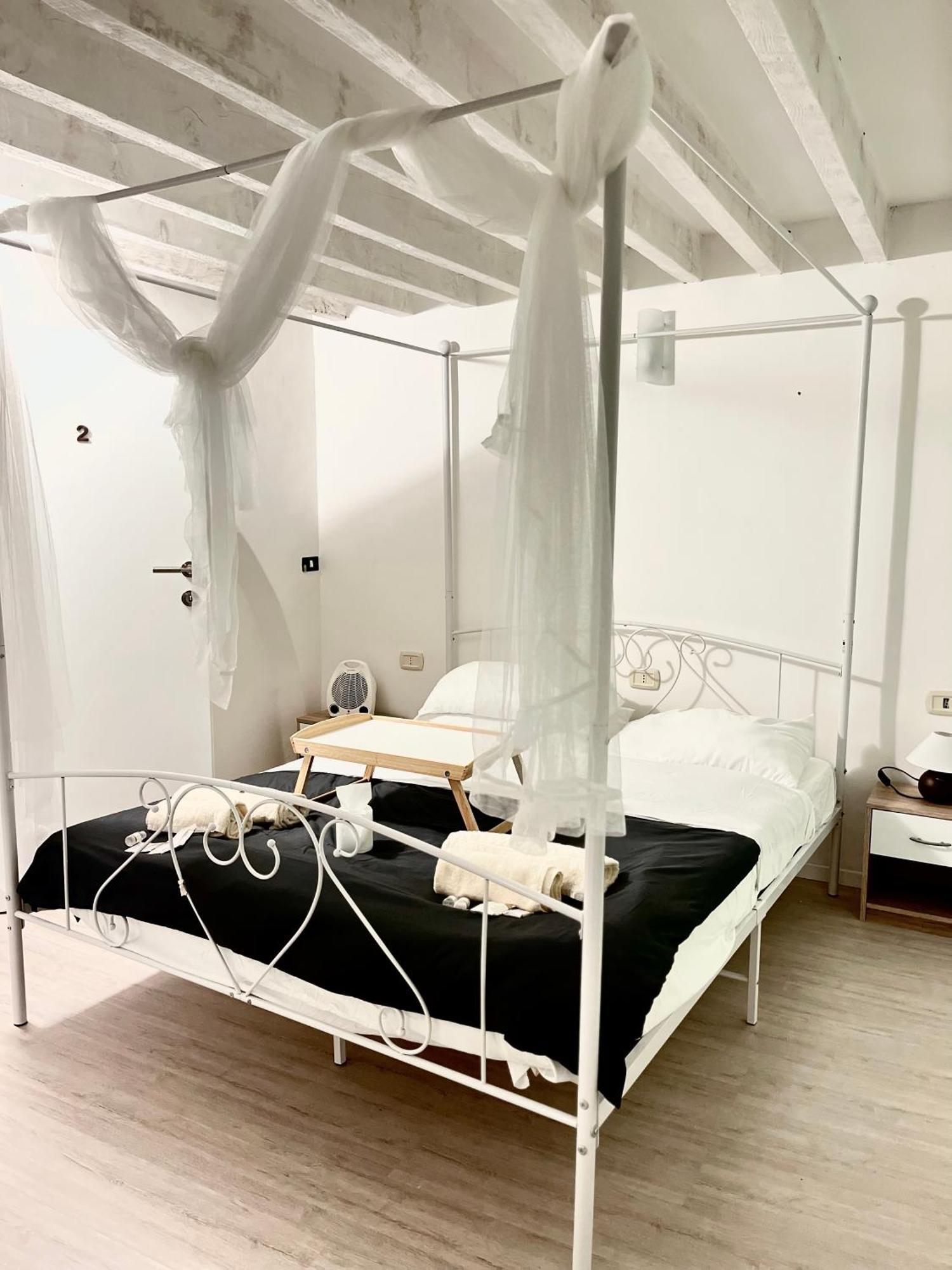 Genova Centro Affittacamere- Bagno In Comune Bagian luar foto