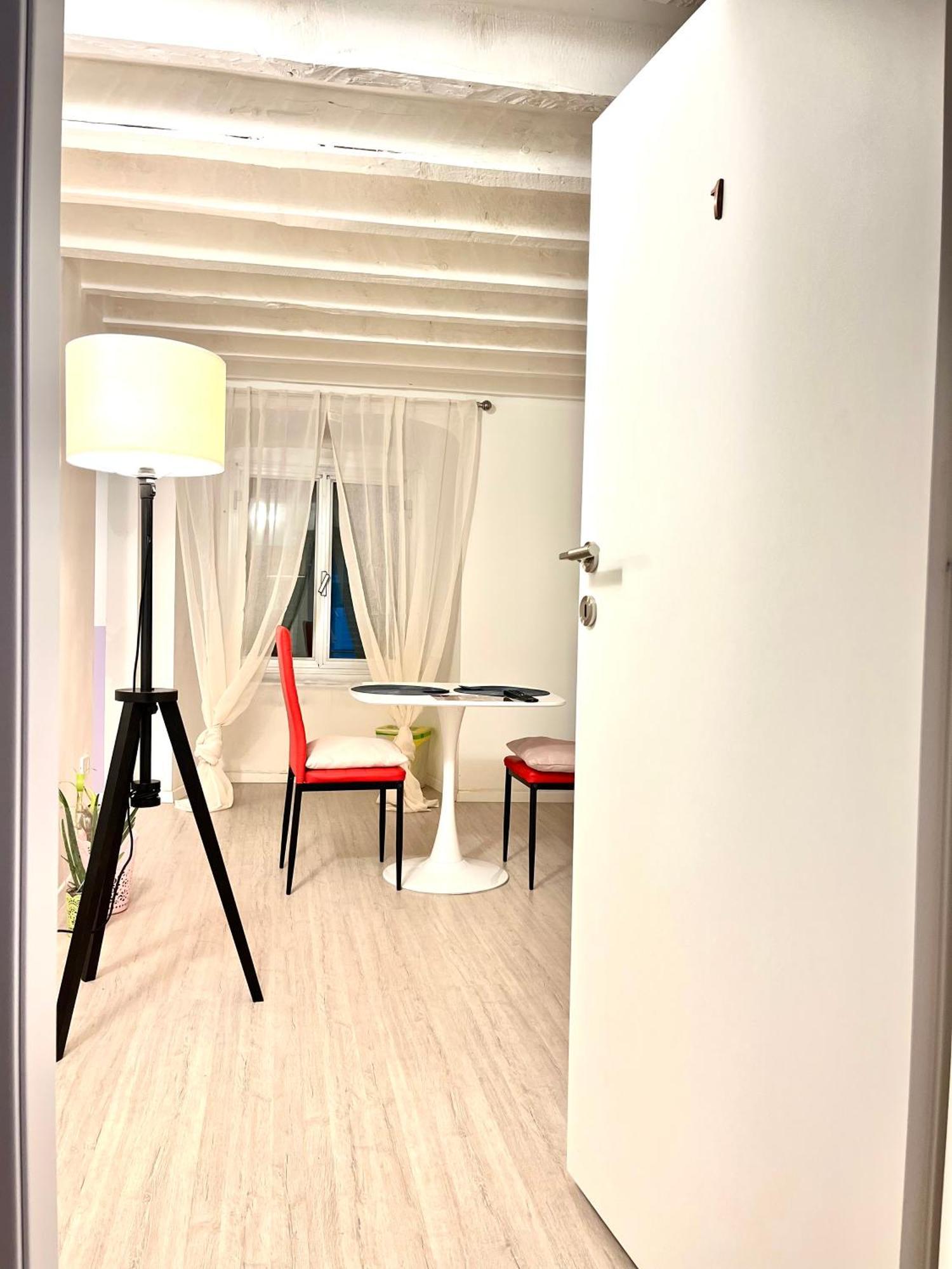 Genova Centro Affittacamere- Bagno In Comune Bagian luar foto